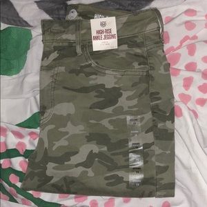 Kohl’s High-rise ankle jegging Camo